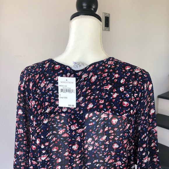 3/$25 WAYF | Faux Wrap Blouse - Picture 4 of 6